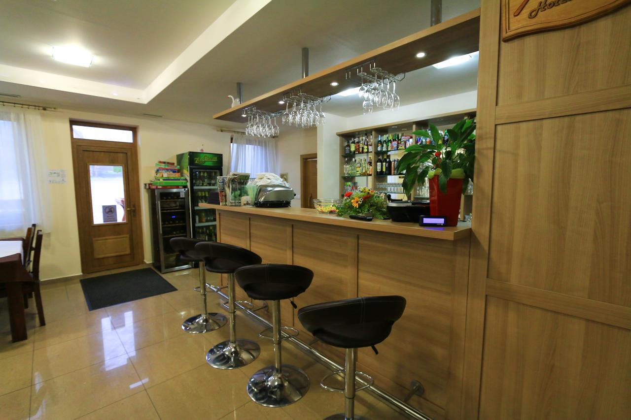 Horsky Hotel Kristina Hruštín エクステリア 写真