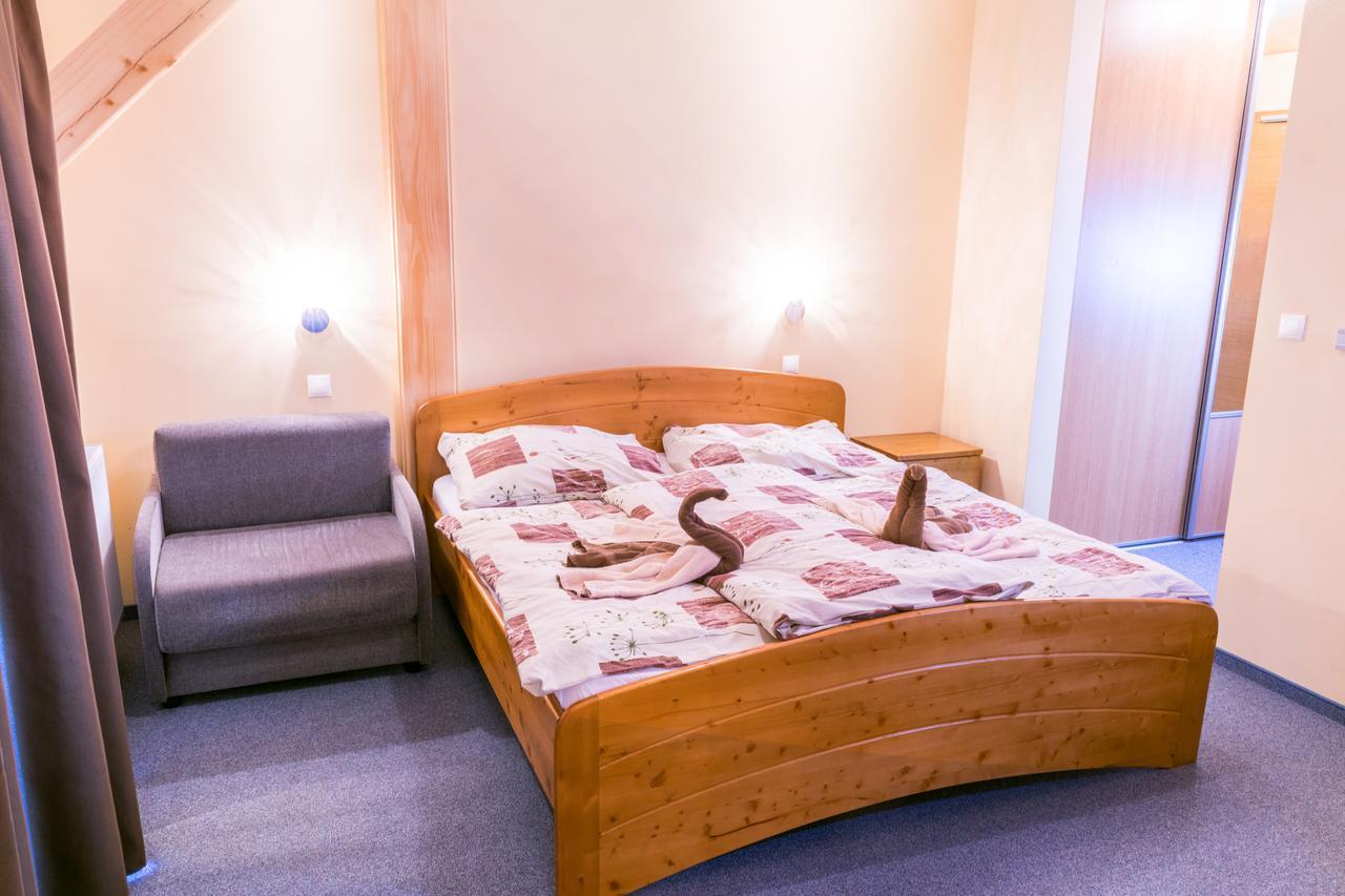 Horsky Hotel Kristina Hruštín エクステリア 写真