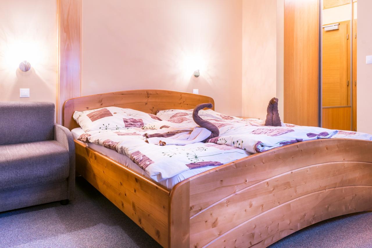 Horsky Hotel Kristina Hruštín エクステリア 写真